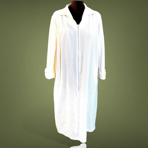 Miss Elaine VTG Robe Wms Sz L White Waffle Knit w/Embroidered Collar Front Zip - Picture 1 of 11